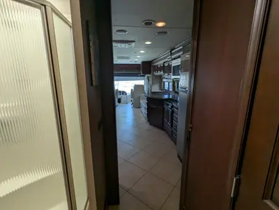 2011 Thor Motor Coach Astoria photo 34