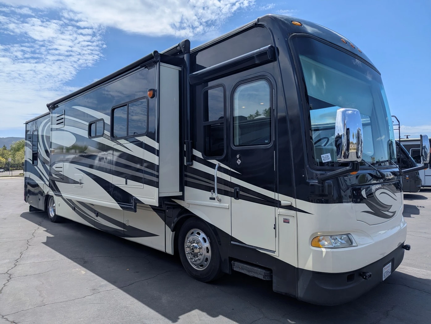 2011 Thor Motor Coach Astoria exterior