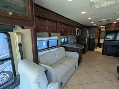 2011 Thor Motor Coach Astoria photo 15