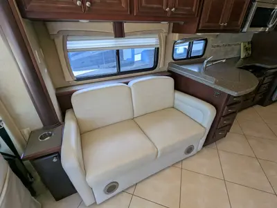 2011 Thor Motor Coach Astoria photo 16