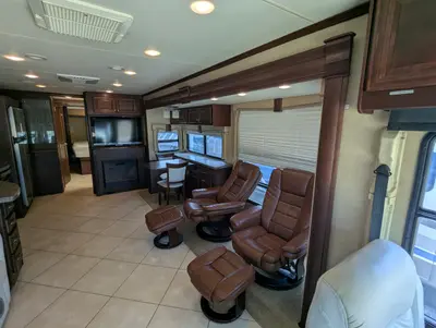 2011 Thor Motor Coach Astoria photo 12