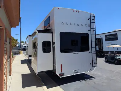 2026 Alliance RV Benchmark 42LFT photo 6