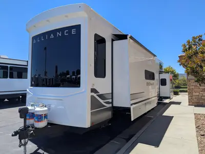 2026 Alliance RV Benchmark 42LFT photo 5