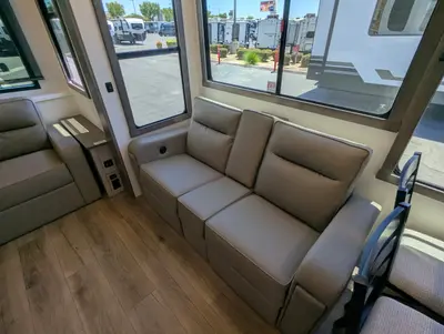 2026 Alliance RV Benchmark 42LFT photo 23