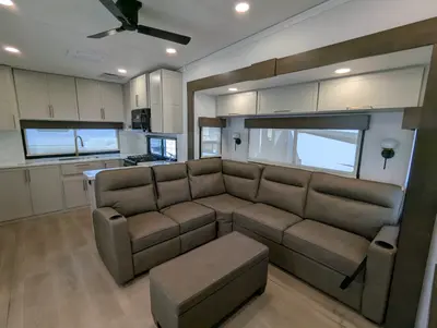 2027 Alliance RV Paradigm 312RK photo 18