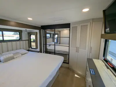 2027 Alliance RV Paradigm 312RK photo 10