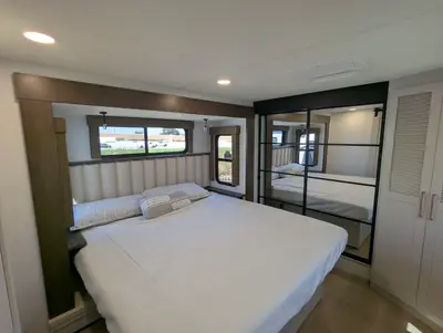 2027 Alliance RV Paradigm 312RK photo 9