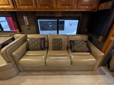 2016 Tiffin Allegro Red 38 QBA photo 14