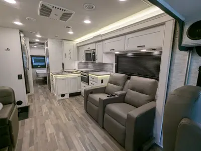 2025 Entegra Coach Vision XL 31UL photo 9