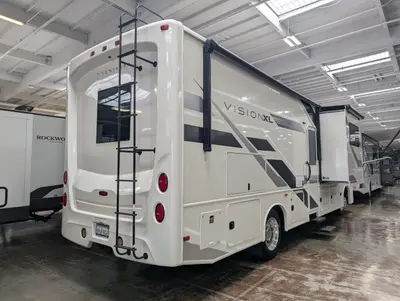 2025 Entegra Coach Vision XL 31UL photo 5