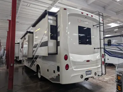 2025 Entegra Coach Vision XL 31UL photo 4