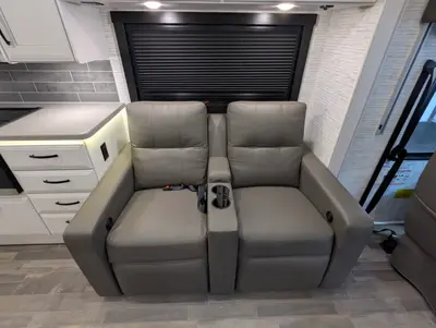 2025 Entegra Coach Vision XL 31UL photo 17