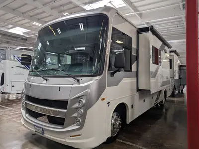 2025 Entegra Coach Vision XL 31UL photo 3