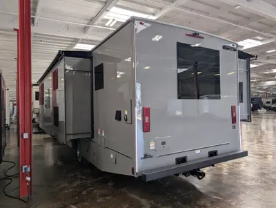 2026 Coachmen Entourage 340BH photo 8