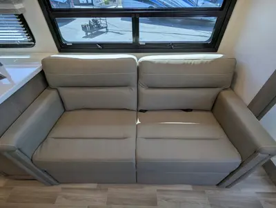 2027 Thor Motor Coach Windsport photo 29