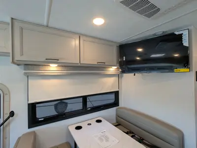 2027 Thor Motor Coach Windsport photo 27