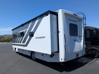 2027 Thor Motor Coach Windsport photo 7