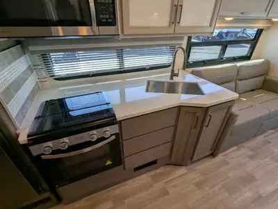 2027 Thor Motor Coach Windsport photo 38