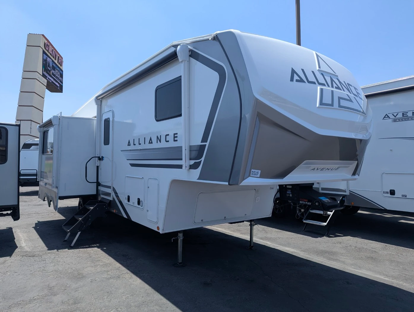 2027 Alliance RV Avenue exterior