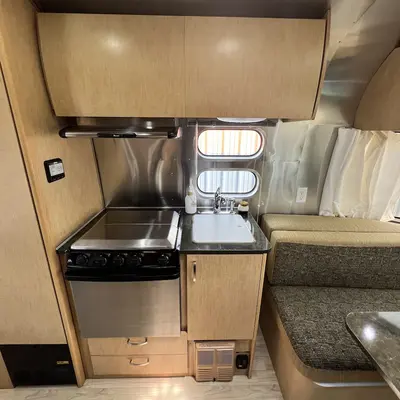 2013 Airstream Flying Cloud photo 35