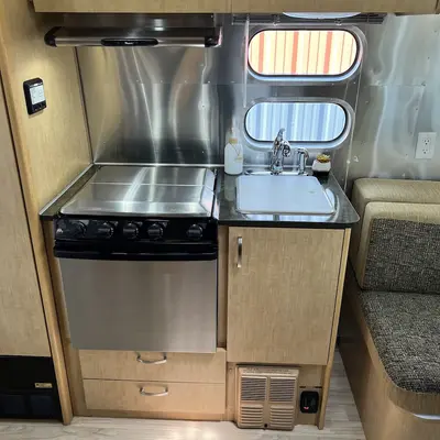 2013 Airstream Flying Cloud photo 36