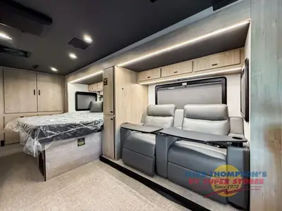 2026 Grand Design Lineage Series M photo 17