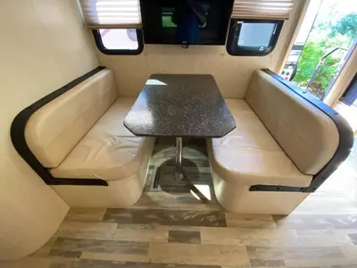 2017 Winnebago Minnie photo 25