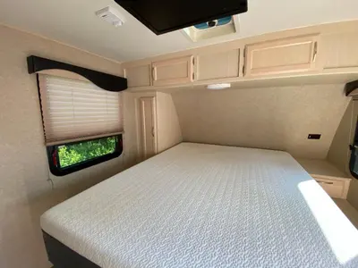 2017 Winnebago Minnie photo 36