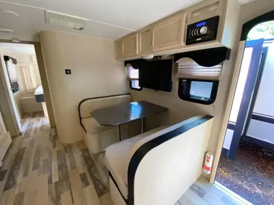 2017 Winnebago Minnie photo 10