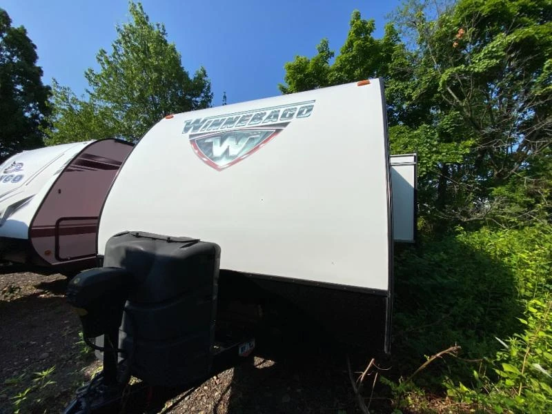 2017 Winnebago Minnie exterior