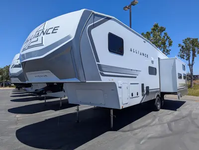 2027 Alliance RV Avenue 30BH photo 7