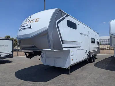 2027 Alliance RV Paradigm 312RK photo 5