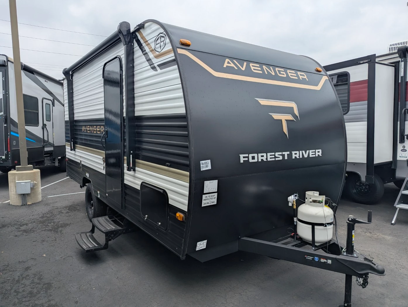 2027 Prime Time Avenger LT 16BHX exterior