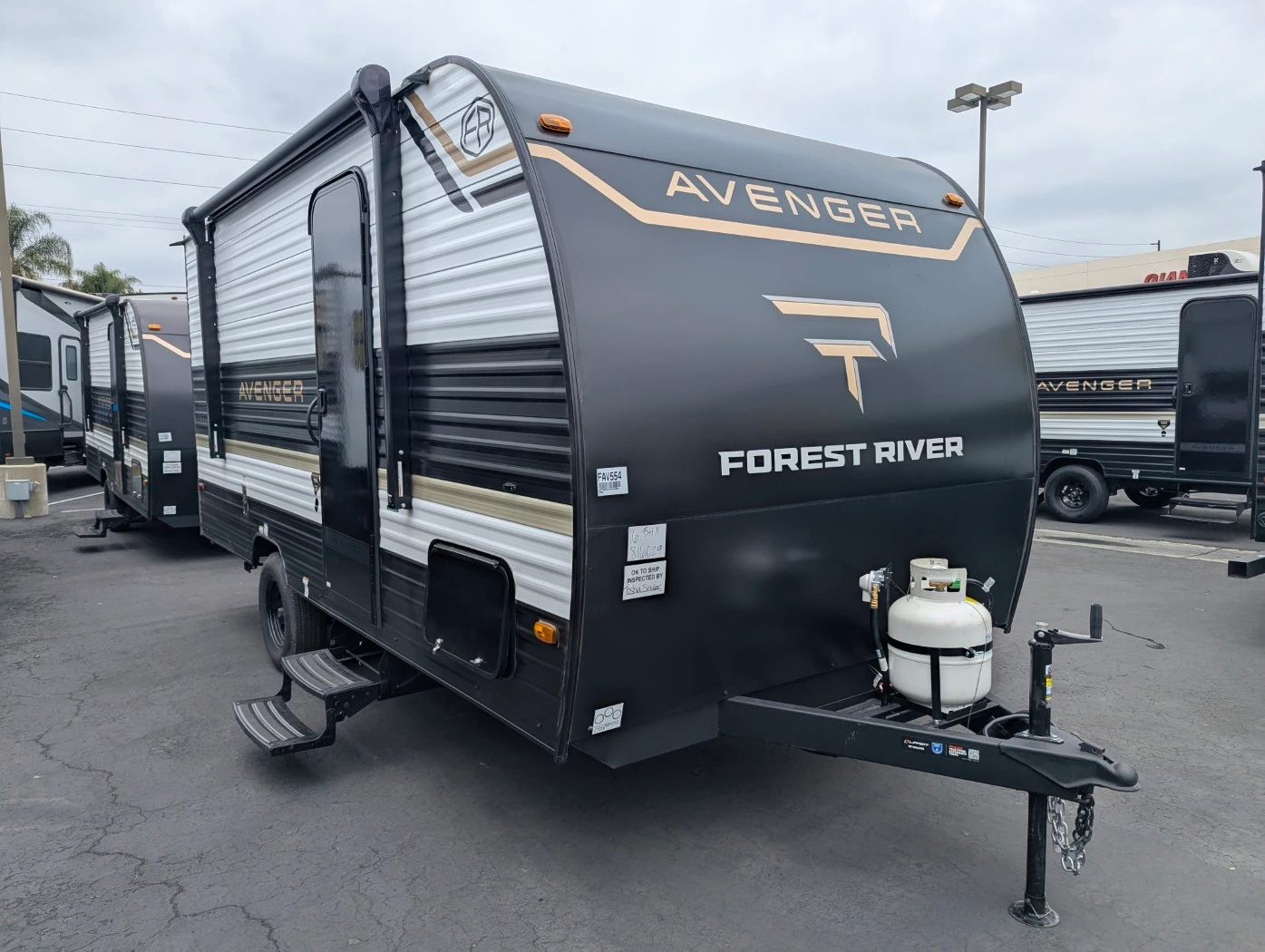 2027 Prime Time Avenger LT 16BHX exterior