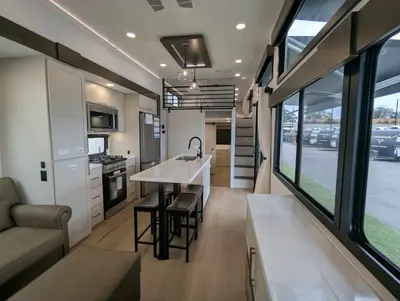 2027 Alliance RV Benchmark 44LFT photo 22