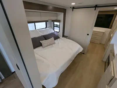 2027 Alliance RV Benchmark 44LFT photo 31