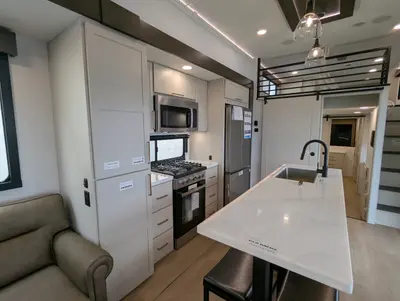 2027 Alliance RV Benchmark 44LFT photo 23