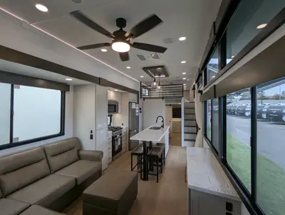 2027 Alliance RV Benchmark 44LFT photo 10