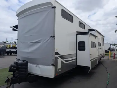 2027 Alliance RV Benchmark 44LFT photo 4