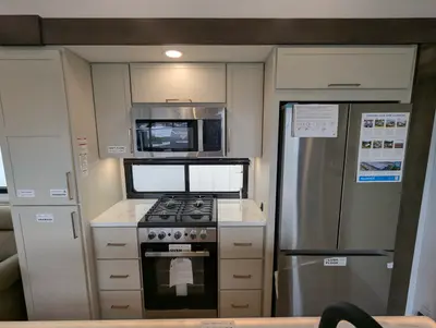 2027 Alliance RV Benchmark 44LFT photo 27