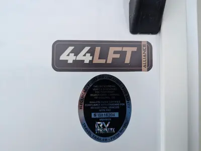 2027 Alliance RV Benchmark 44LFT photo 7