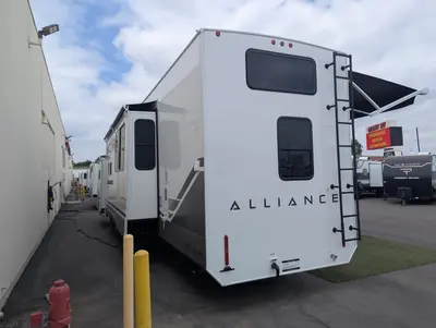 2027 Alliance RV Benchmark 44LFT photo 5