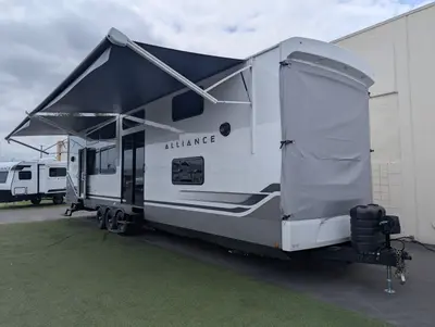 New 2027 Alliance RV Benchmark 44LFT