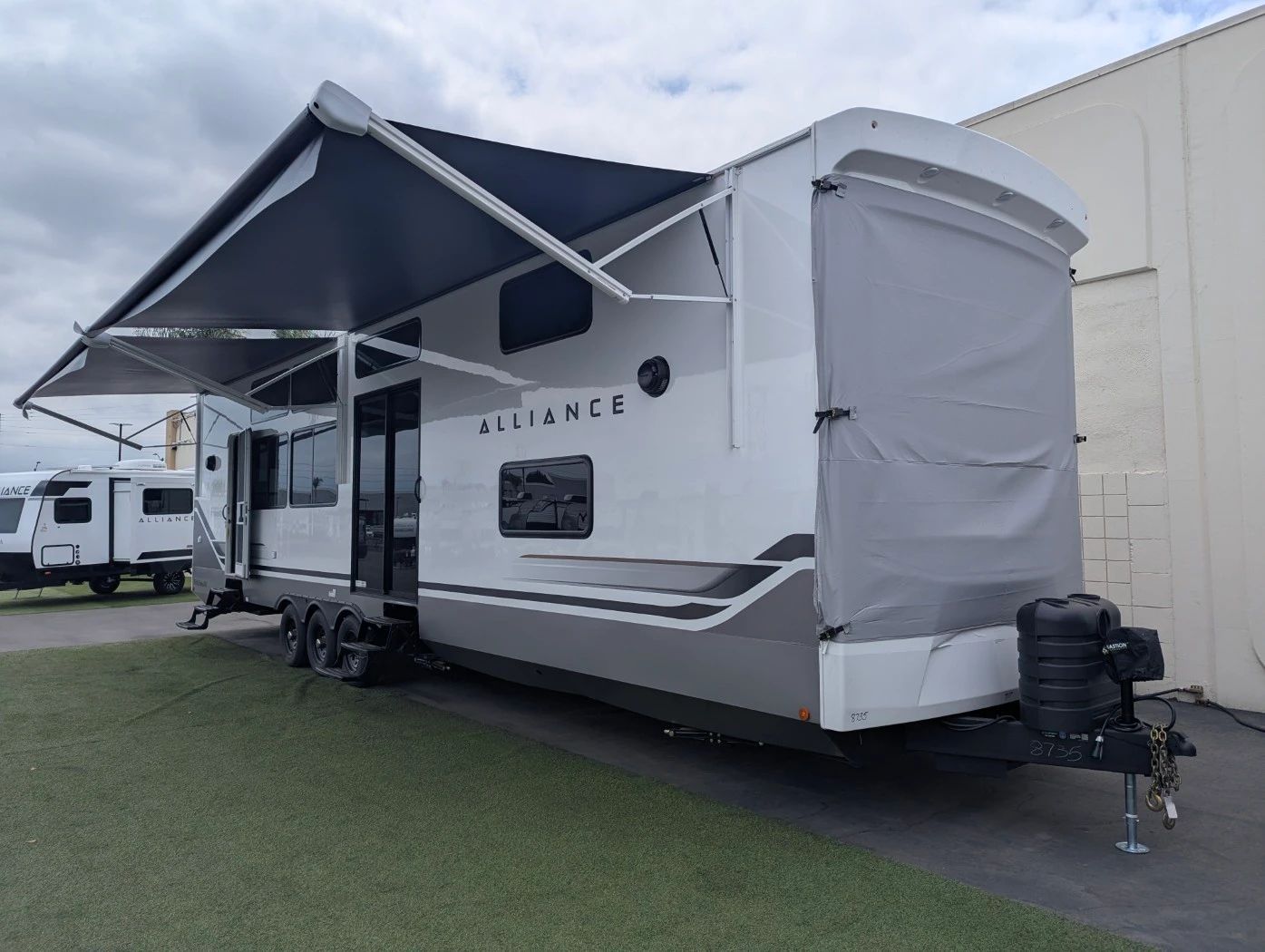 2027 Alliance RV Benchmark 44LFT exterior