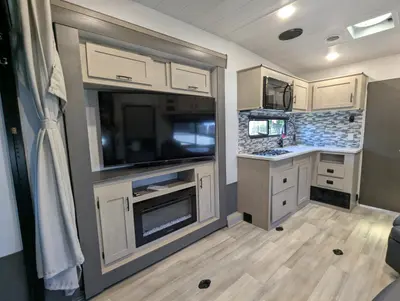 2024 Forest River Shockwave 2600RLT photo 13