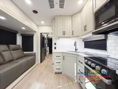 2026 Grand Design Momentum G-Class photo 7