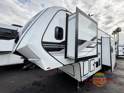 2026 Grand Design Momentum G-Class photo 2