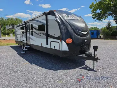2016 Keystone RV Laredo photo 2