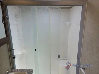 2016 Keystone RV Laredo photo 26