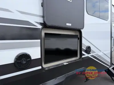 2026 Grand Design Momentum M-Class photo 7